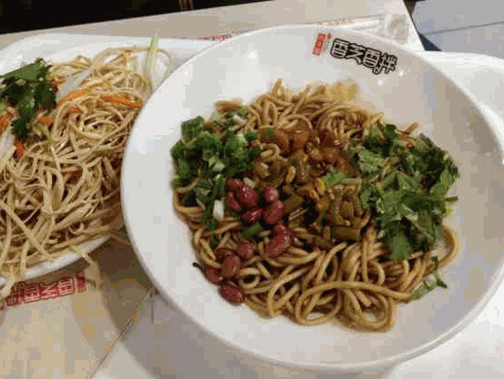 香芝香拌热干面